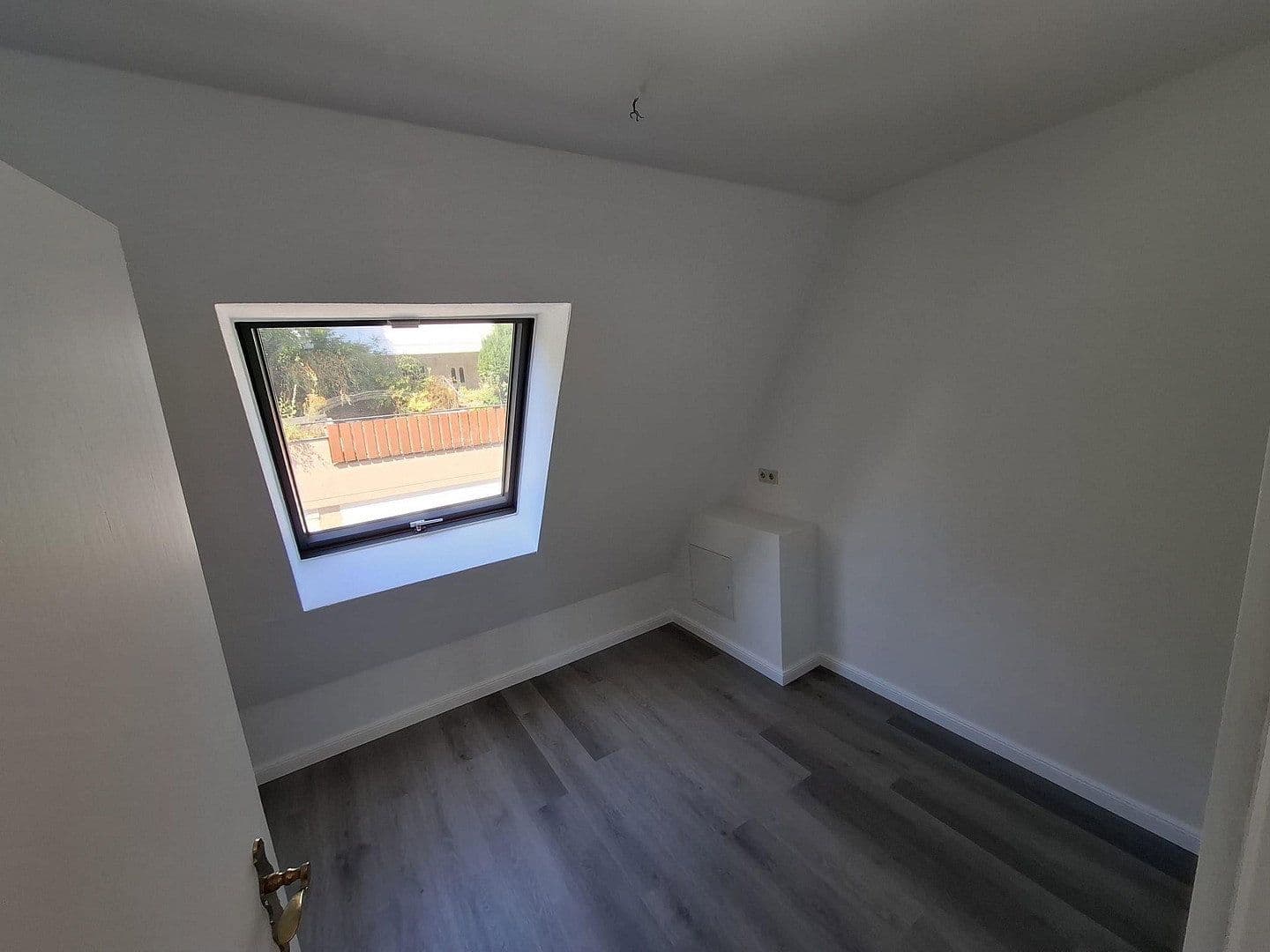 Predaj domu 146 m², pozemok 950 m², Königsbergerstr. 81a, Bad Schwalbach, Hesensko Predaj domu 146 m², pozemok 950 m², Königsbergerstr. 81a, Bad Schwalbach, Hesensko