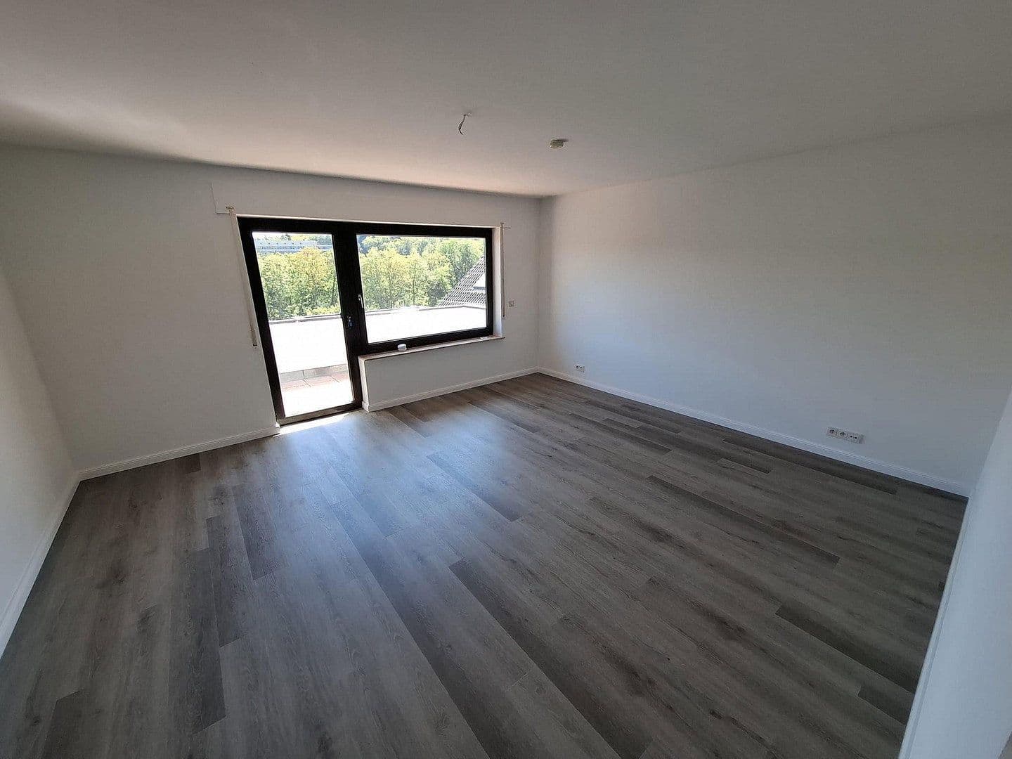 Predaj domu 146 m², pozemok 950 m², Königsbergerstr. 81a, Bad Schwalbach, Hesensko Predaj domu 146 m², pozemok 950 m², Königsbergerstr. 81a, Bad Schwalbach, Hesensko