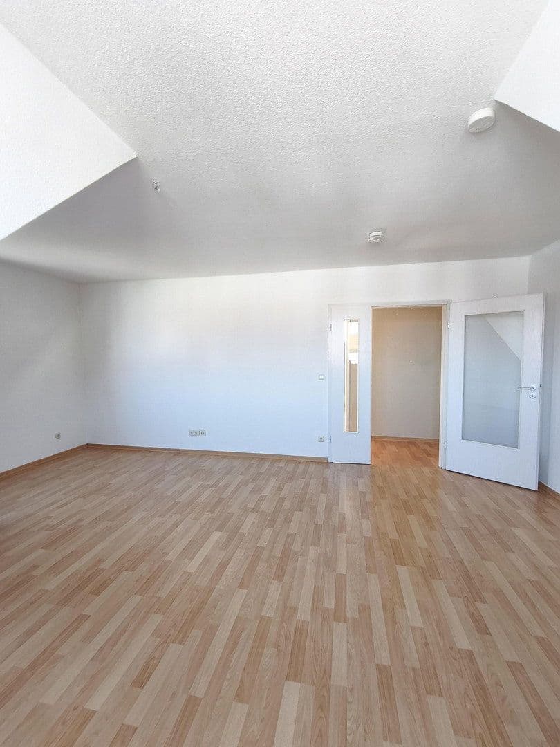Prenájom bytu 3-izbový 76 m², Weißenfels, Sasko-Anhaltsko Prenájom bytu 3-izbový 76 m², Weißenfels, Sasko-Anhaltsko