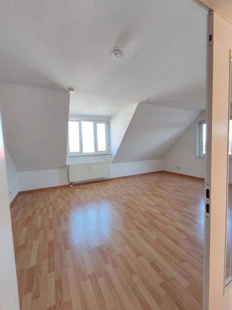 Prenájom bytu 3-izbový 76 m², Weißenfels, Sasko-Anhaltsko Prenájom bytu 3-izbový 76 m², Weißenfels, Sasko-Anhaltsko