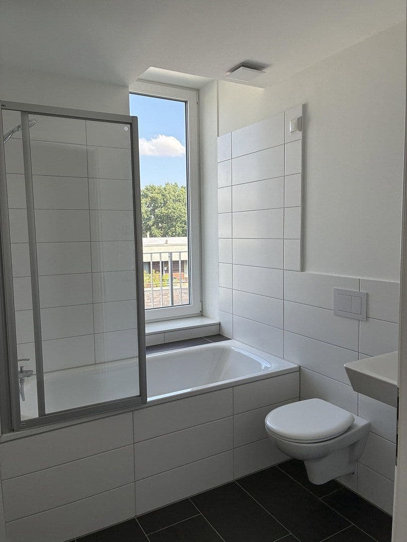 Prenájom bytu 4-izbový 97 m², Hamburger Landstr. 30, Wentorf bei Hamburg, Šlezvicko-Holštajnsko Prenájom bytu 4-izbový 97 m², Hamburger Landstr. 30, Wentorf bei Hamburg, Šlezvicko-Holštajnsko