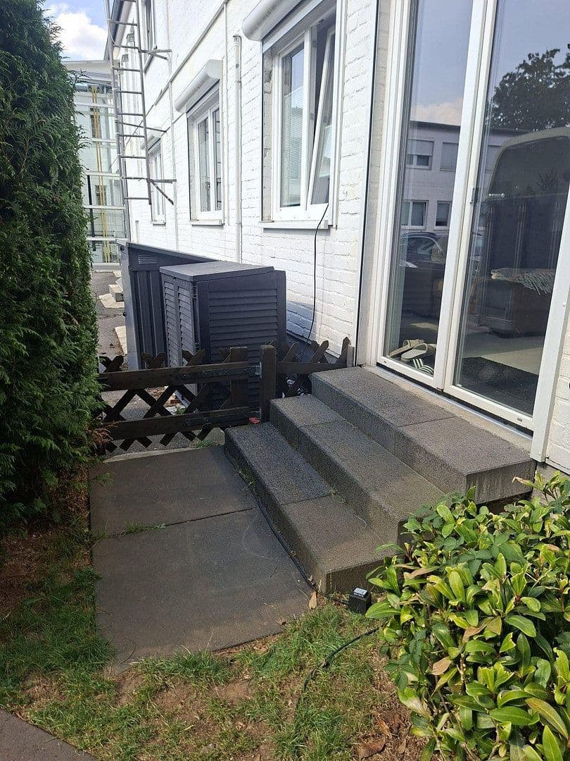 Prenájom bytu 3-izbový 130 m², Niedenstraße 13, Hilden, Severné Porýnie - Westfálsko Prenájom bytu 3-izbový 130 m², Niedenstraße 13, Hilden, Severné Porýnie - Westfálsko