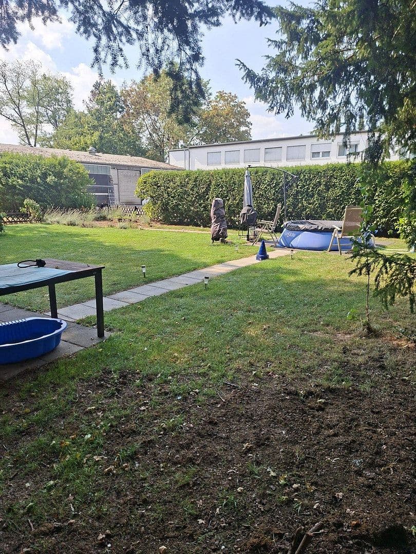 Prenájom bytu 3-izbový 130 m², Niedenstraße 13, Hilden, Severné Porýnie - Westfálsko Prenájom bytu 3-izbový 130 m², Niedenstraße 13, Hilden, Severné Porýnie - Westfálsko