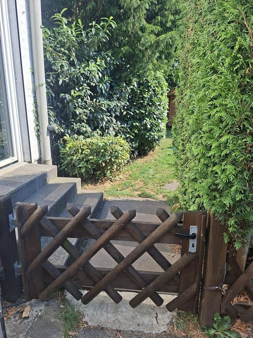 Prenájom bytu 3-izbový 130 m², Niedenstraße 13, Hilden, Severné Porýnie - Westfálsko Prenájom bytu 3-izbový 130 m², Niedenstraße 13, Hilden, Severné Porýnie - Westfálsko
