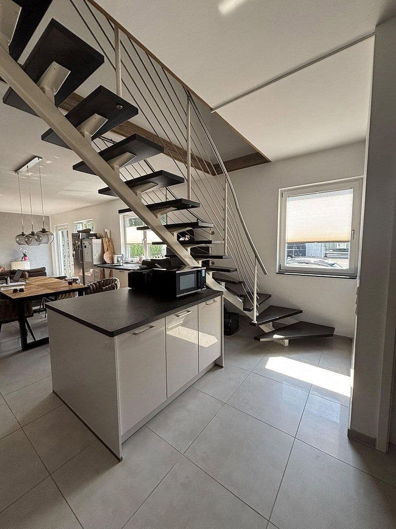Prenájom bytu 3-izbový 130 m², Niedenstraße 13, Hilden, Severné Porýnie - Westfálsko Prenájom bytu 3-izbový 130 m², Niedenstraße 13, Hilden, Severné Porýnie - Westfálsko