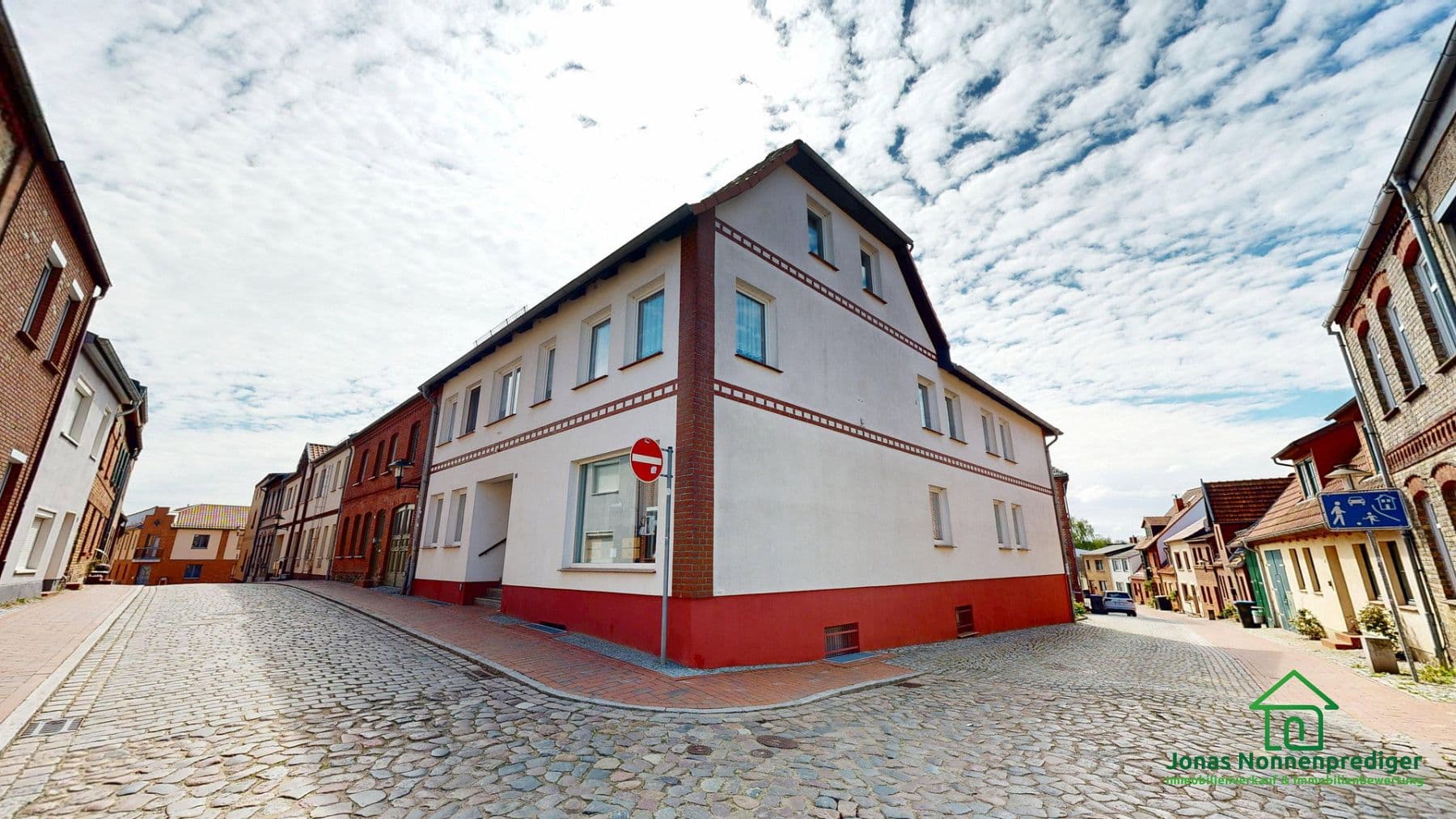 Predaj domu 376 m², pozemok 297 m², Kleiner Spiegelberg 7, Sternberg, Meklenbursko-Predpomoransko Predaj domu 376 m², pozemok 297 m², Kleiner Spiegelberg 7, Sternberg, Meklenbursko-Predpomoransko