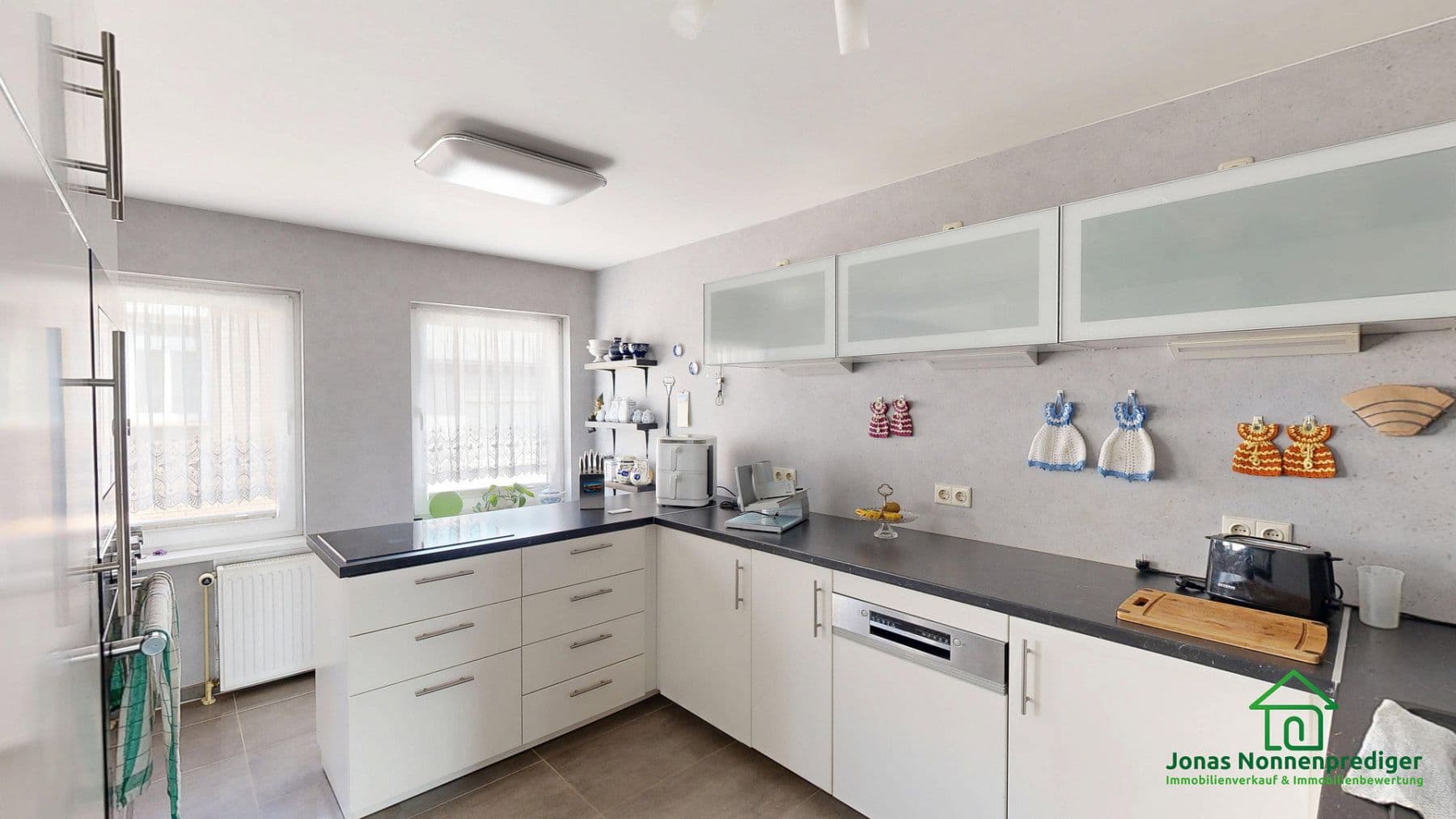 Predaj domu 376 m², pozemok 297 m², Kleiner Spiegelberg 7, Sternberg, Meklenbursko-Predpomoransko Predaj domu 376 m², pozemok 297 m², Kleiner Spiegelberg 7, Sternberg, Meklenbursko-Predpomoransko
