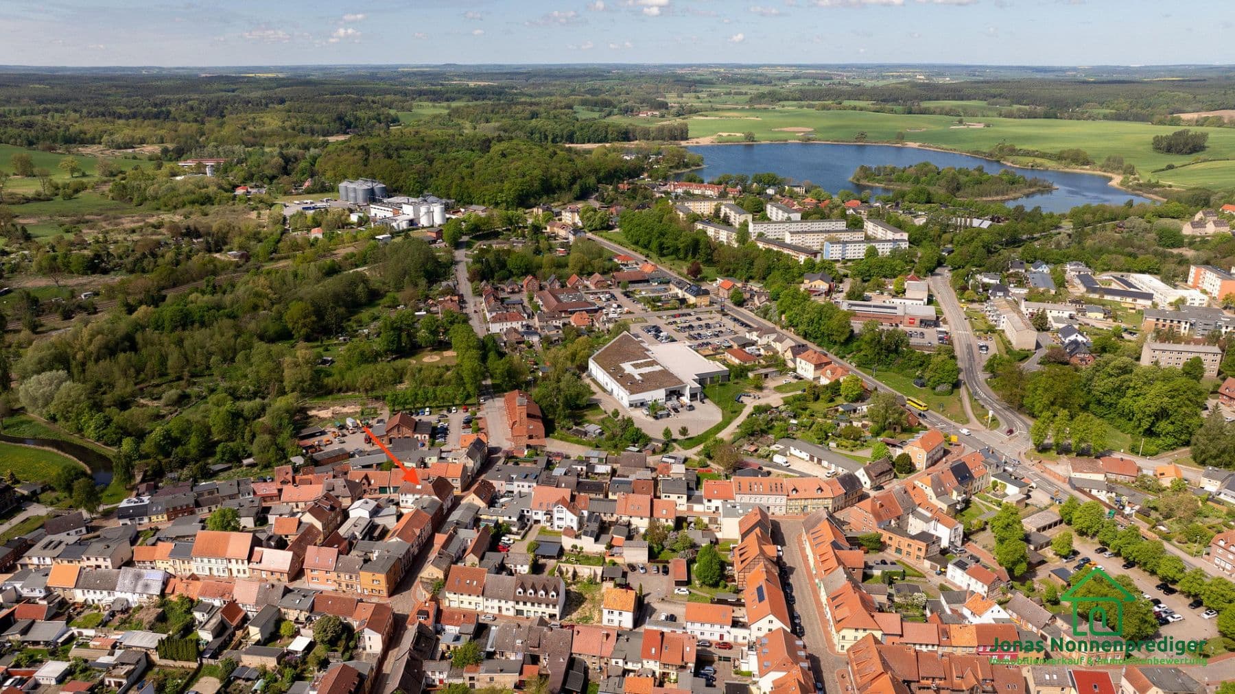 Predaj domu 376 m², pozemok 297 m², Kleiner Spiegelberg 7, Sternberg, Meklenbursko-Predpomoransko Predaj domu 376 m², pozemok 297 m², Kleiner Spiegelberg 7, Sternberg, Meklenbursko-Predpomoransko