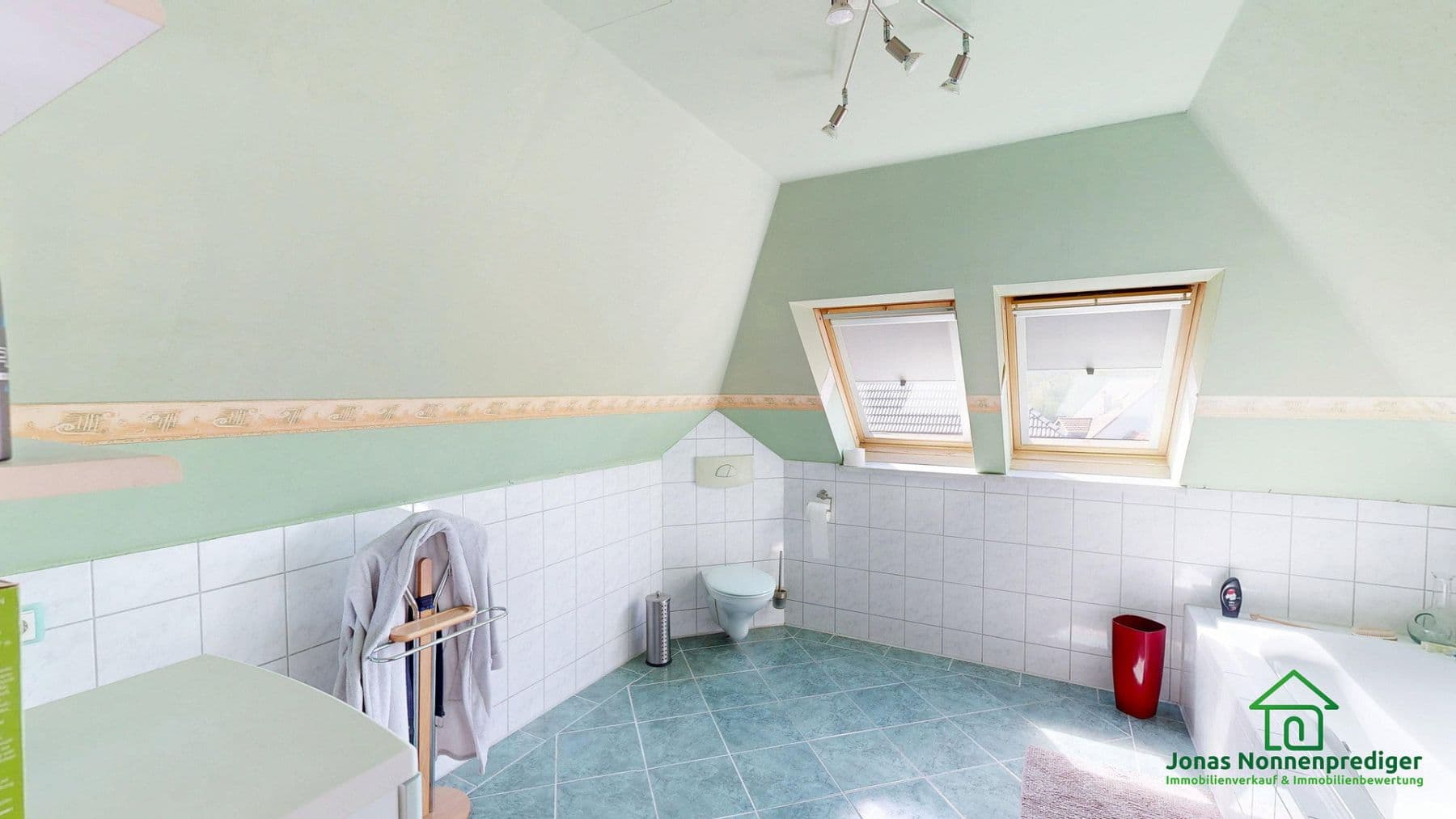 Predaj domu 376 m², pozemok 297 m², Kleiner Spiegelberg 7, Sternberg, Meklenbursko-Predpomoransko Predaj domu 376 m², pozemok 297 m², Kleiner Spiegelberg 7, Sternberg, Meklenbursko-Predpomoransko
