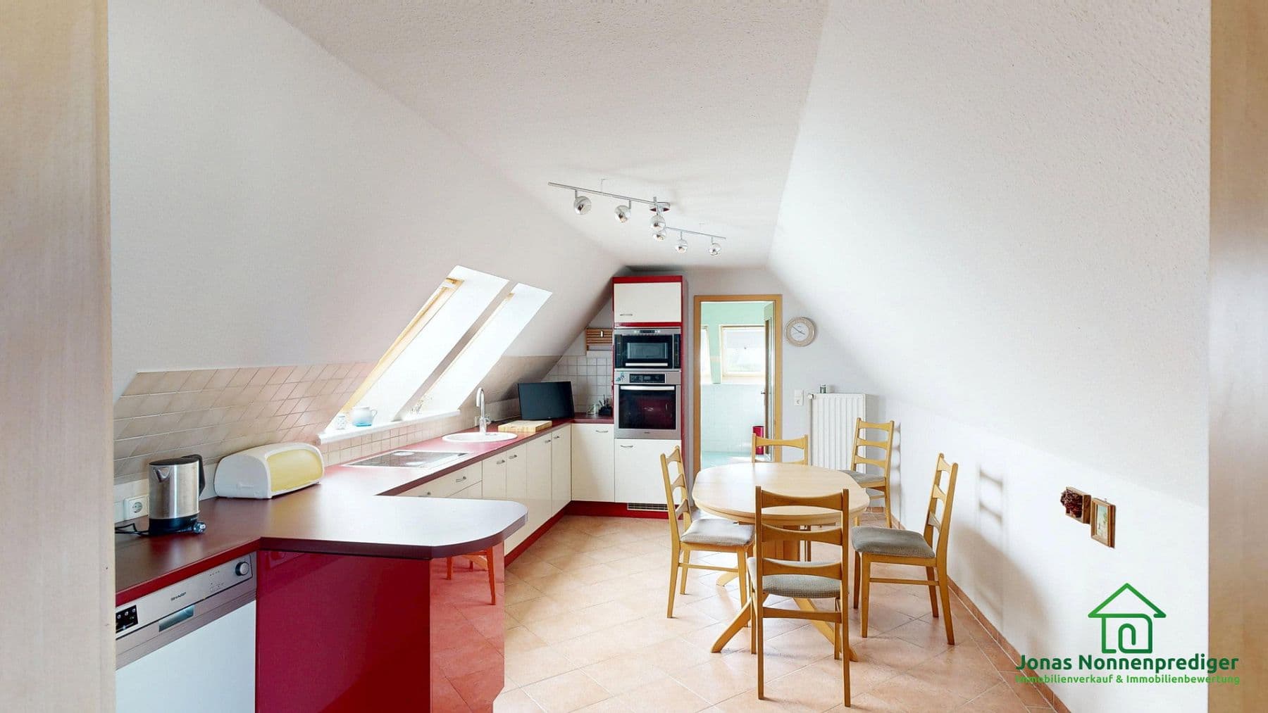 Predaj domu 376 m², pozemok 297 m², Kleiner Spiegelberg 7, Sternberg, Meklenbursko-Predpomoransko Predaj domu 376 m², pozemok 297 m², Kleiner Spiegelberg 7, Sternberg, Meklenbursko-Predpomoransko