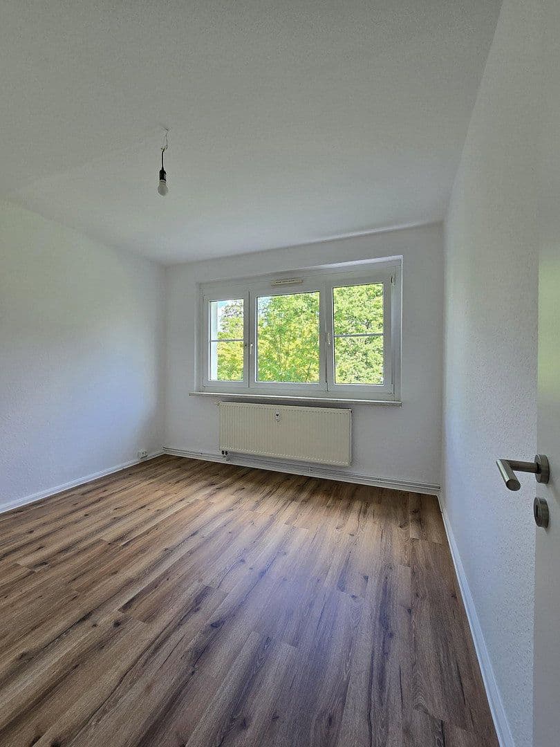 Prenájom bytu 3-izbový 69 m², Faleska Meinig Str. 12, Chemnitz, Sasko Prenájom bytu 3-izbový 69 m², Faleska Meinig Str. 12, Chemnitz, Sasko