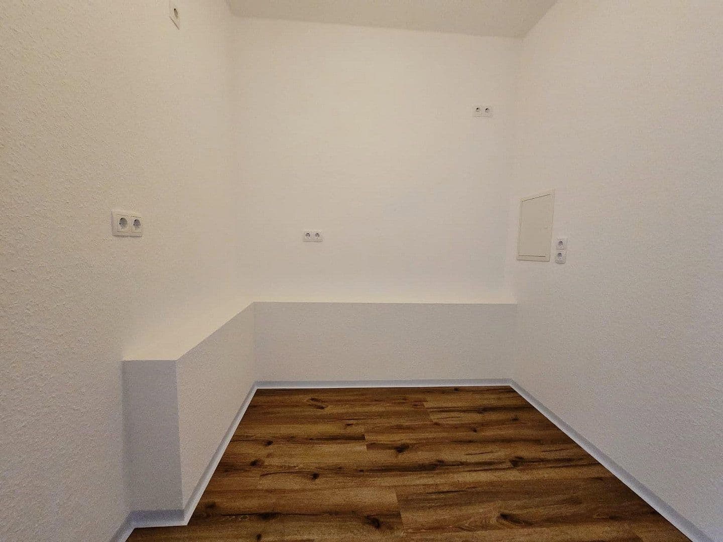 Prenájom bytu 3-izbový 69 m², Faleska Meinig Str. 12, Chemnitz, Sasko Prenájom bytu 3-izbový 69 m², Faleska Meinig Str. 12, Chemnitz, Sasko