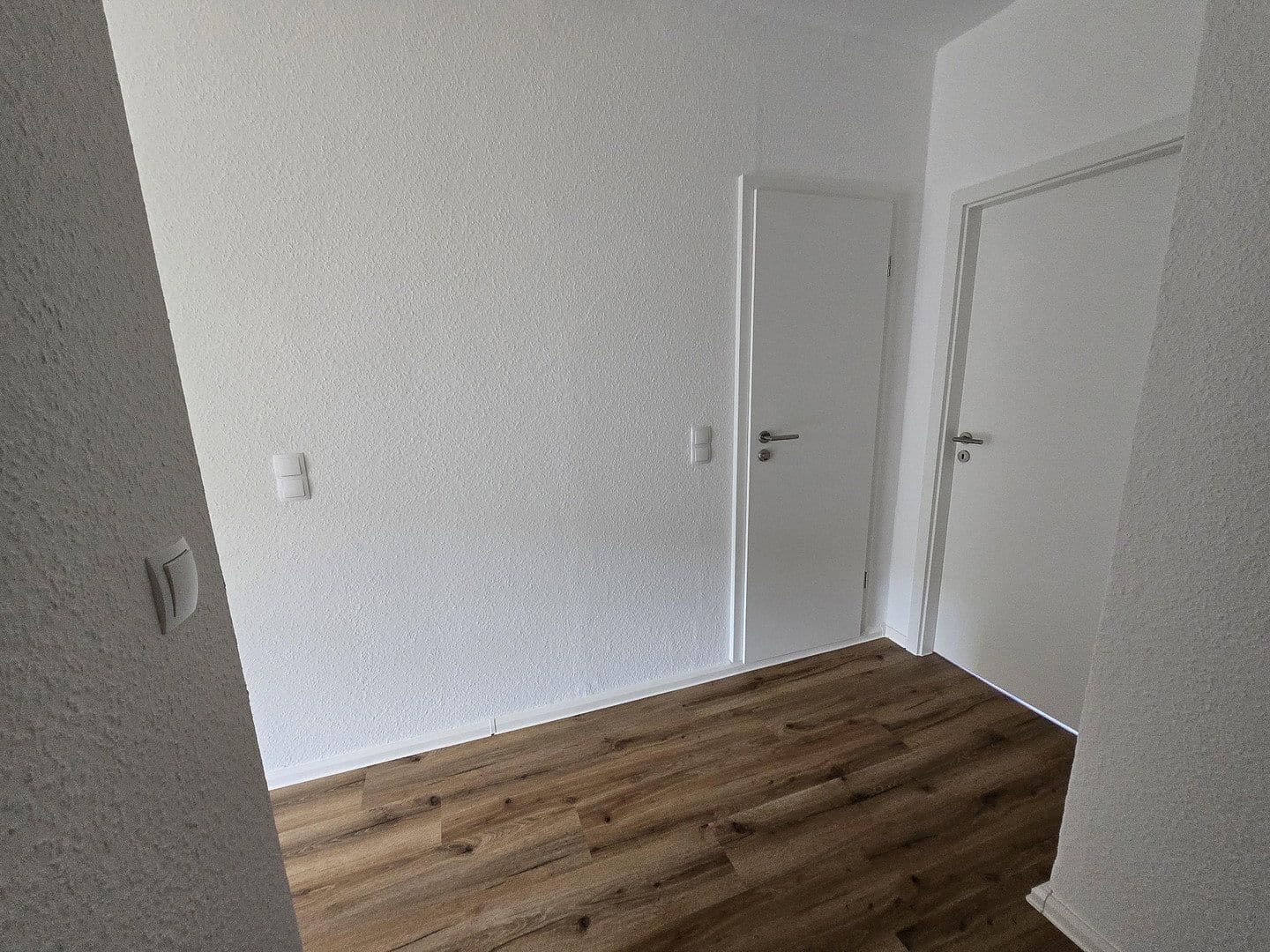 Prenájom bytu 3-izbový 69 m², Faleska Meinig Str. 12, Chemnitz, Sasko Prenájom bytu 3-izbový 69 m², Faleska Meinig Str. 12, Chemnitz, Sasko