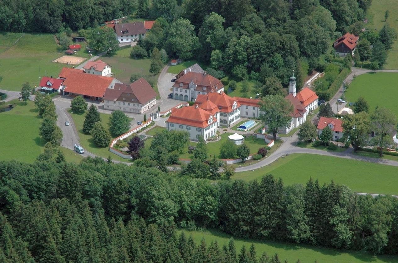 Predaj domu 700 m², pozemok 910 m², Leutkirch im Allgäu, Bádensko-Wurttembersko Predaj domu 700 m², pozemok 910 m², Leutkirch im Allgäu, Bádensko-Wurttembersko