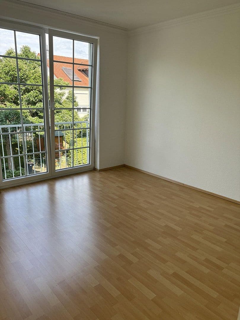 Prenájom bytu 3-izbový 110 m², Frankfurt am Main, Hesensko Prenájom bytu 3-izbový 110 m², Frankfurt am Main, Hesensko