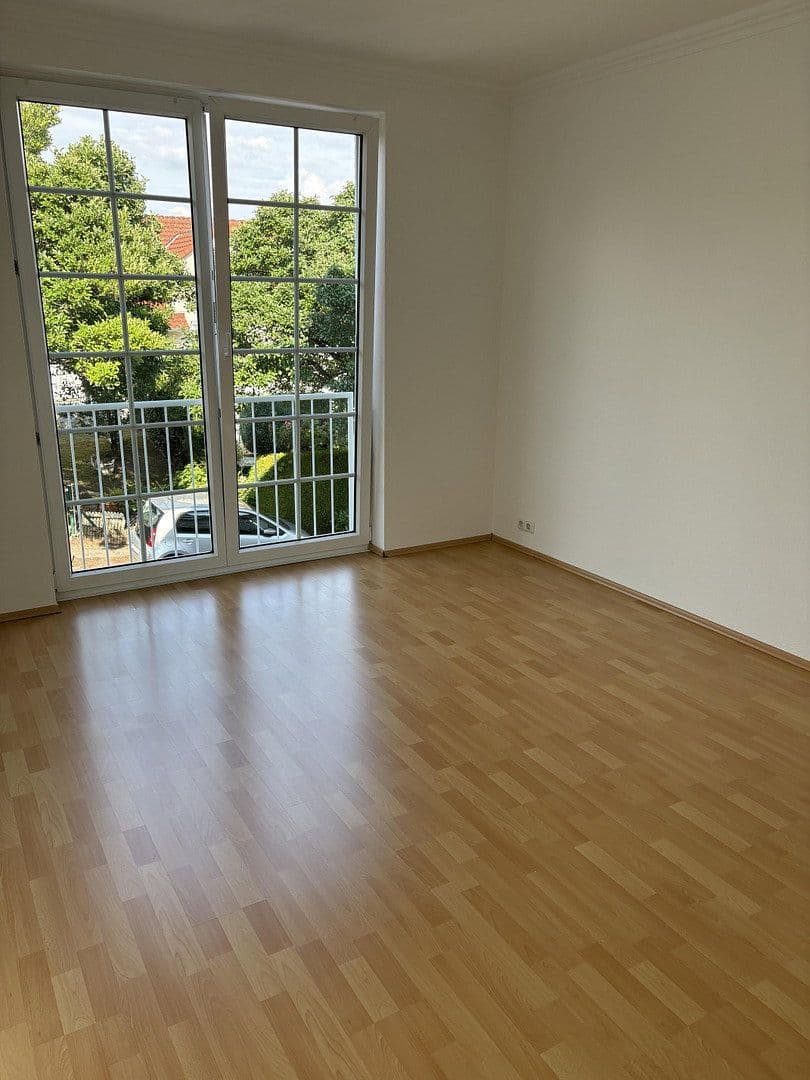 Prenájom bytu 3-izbový 110 m², Frankfurt am Main, Hesensko Prenájom bytu 3-izbový 110 m², Frankfurt am Main, Hesensko