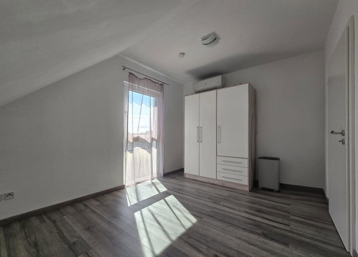 Predaj domu 117 m², pozemok 468 m², Ruppertshofen, Bádensko-Wurttembersko Predaj domu 117 m², pozemok 468 m², Ruppertshofen, Bádensko-Wurttembersko