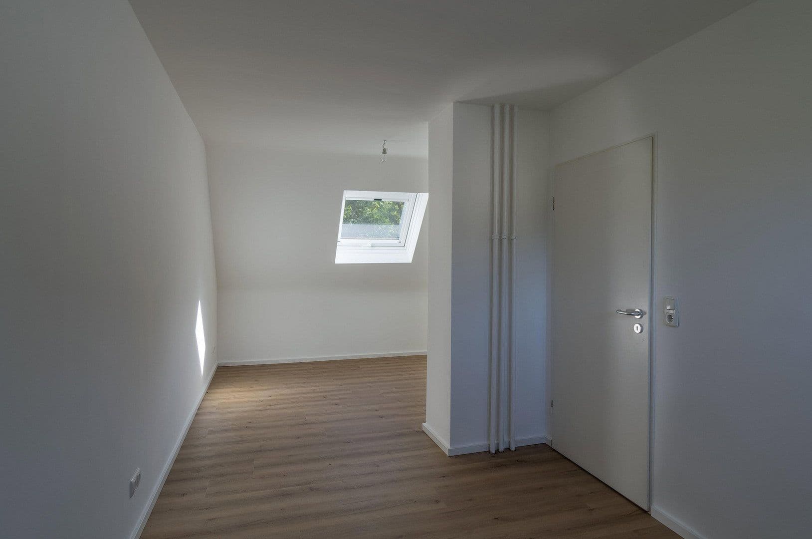 Prenájom domu 200 m², pozemok 340 m², Buchwaldstr. 1, Dreieich, Hesensko Prenájom domu 200 m², pozemok 340 m², Buchwaldstr. 1, Dreieich, Hesensko