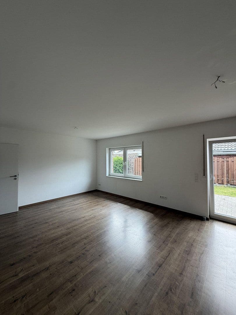 Prenájom domu 83 m², pozemok 298 m², Weener, Dolné Sasko Prenájom domu 83 m², pozemok 298 m², Weener, Dolné Sasko