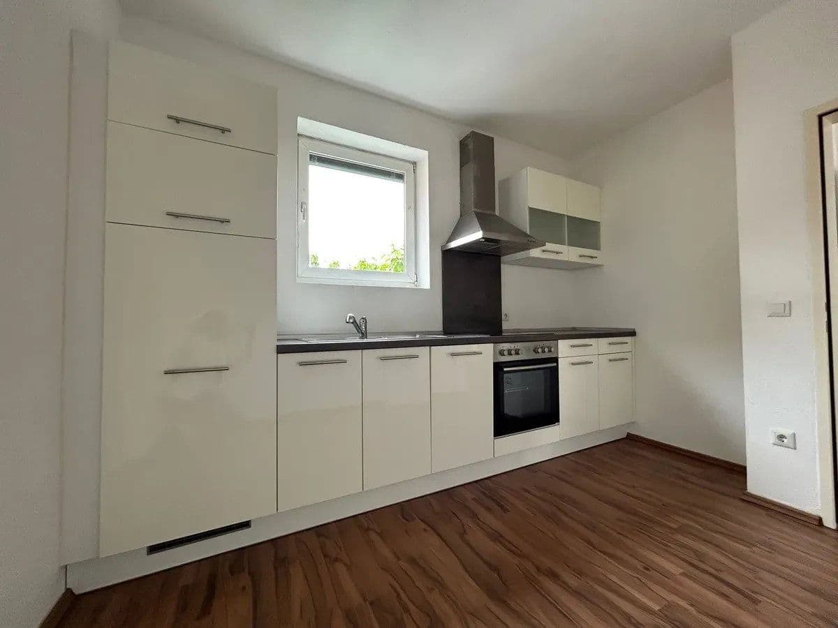 Prenájom bytu 2-izbový 52 m², München, Bavorsko Prenájom bytu 2-izbový 52 m², München, Bavorsko
