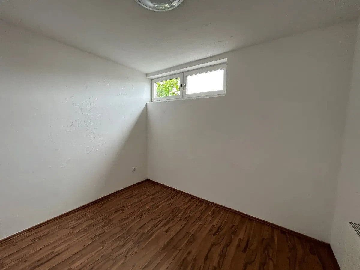 Prenájom bytu 2-izbový 52 m², München, Bavorsko Prenájom bytu 2-izbový 52 m², München, Bavorsko