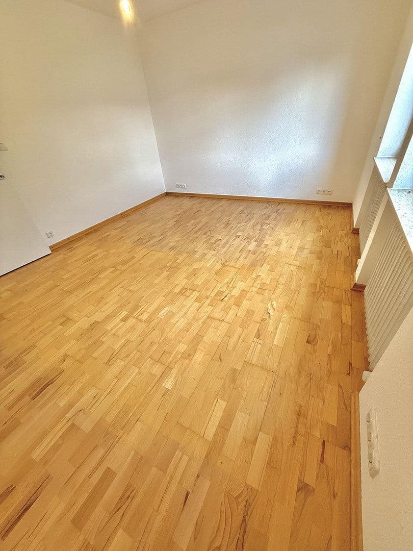 Prenájom bytu 3-izbový 102 m², Wiesbaden, Hesensko Prenájom bytu 3-izbový 102 m², Wiesbaden, Hesensko