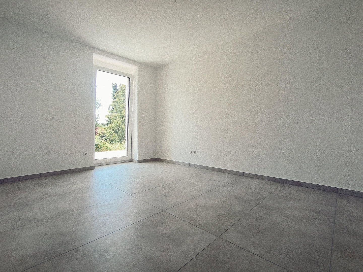 Prenájom bytu 4-izbový 100 m², Brigachtal, Bádensko-Wurttembersko Prenájom bytu 4-izbový 100 m², Brigachtal, Bádensko-Wurttembersko