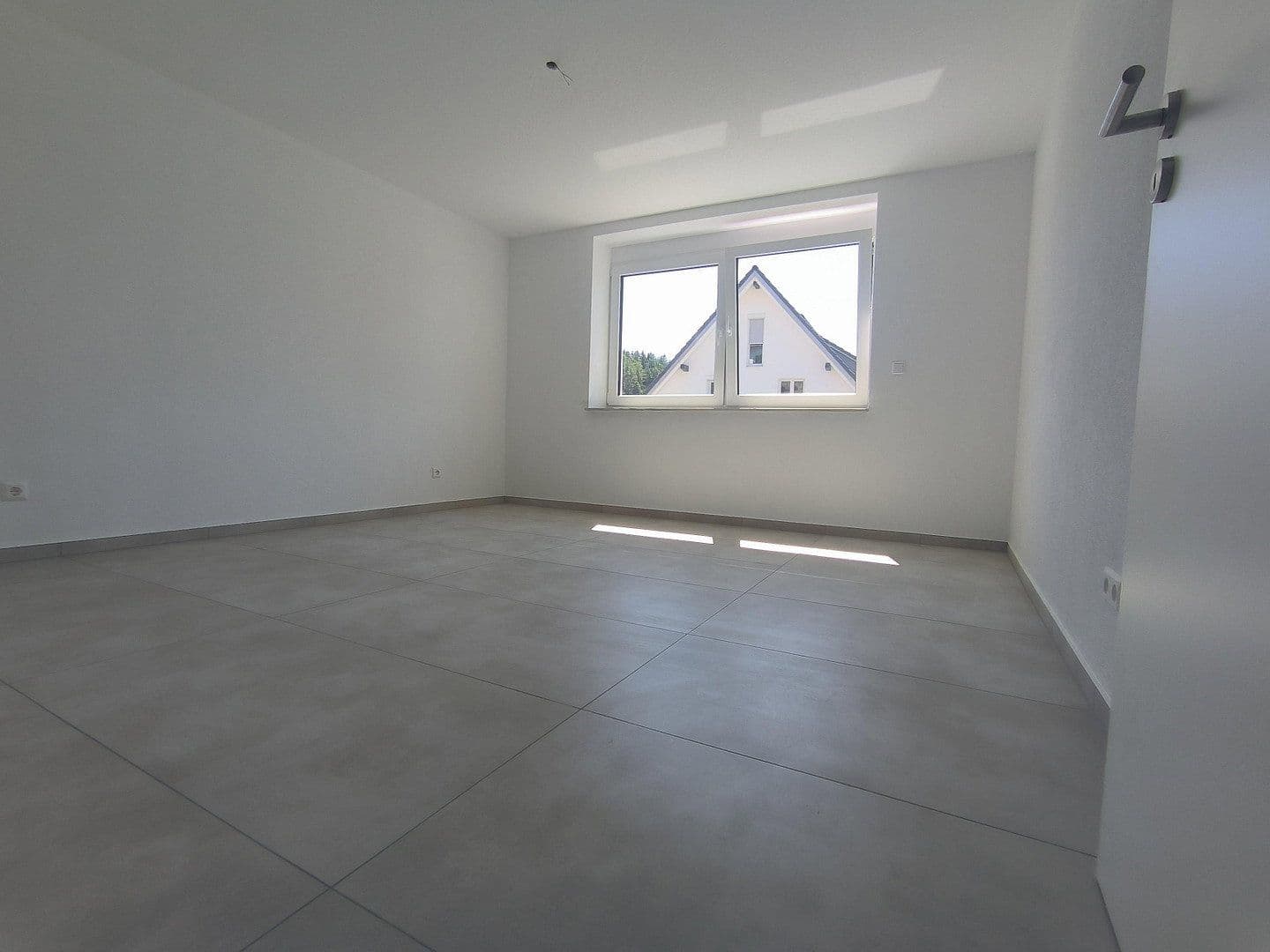 Prenájom bytu 4-izbový 100 m², Brigachtal, Bádensko-Wurttembersko Prenájom bytu 4-izbový 100 m², Brigachtal, Bádensko-Wurttembersko