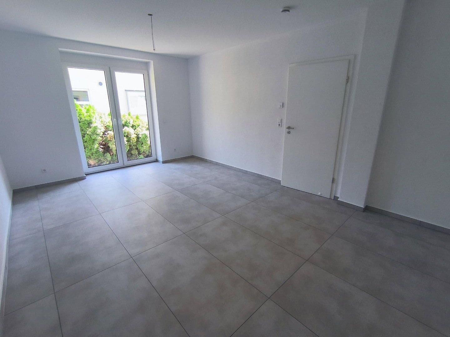 Prenájom bytu 4-izbový 100 m², Brigachtal, Bádensko-Wurttembersko Prenájom bytu 4-izbový 100 m², Brigachtal, Bádensko-Wurttembersko