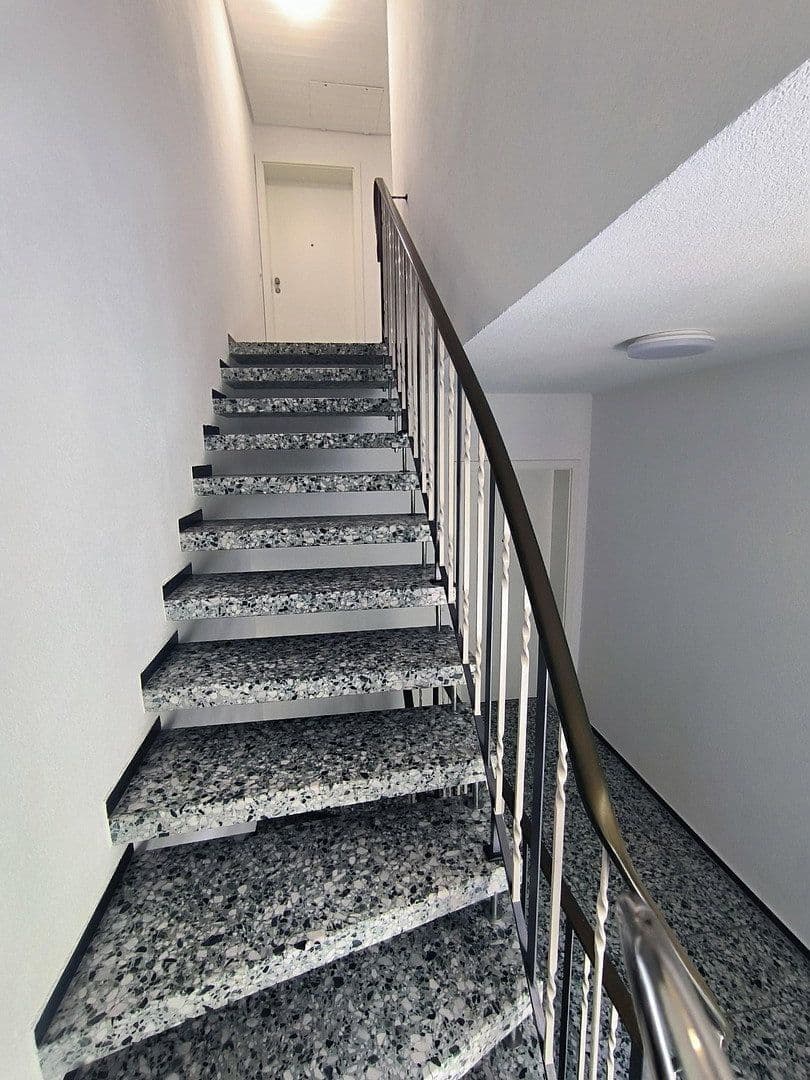 Prenájom bytu 4-izbový 100 m², Brigachtal, Bádensko-Wurttembersko Prenájom bytu 4-izbový 100 m², Brigachtal, Bádensko-Wurttembersko