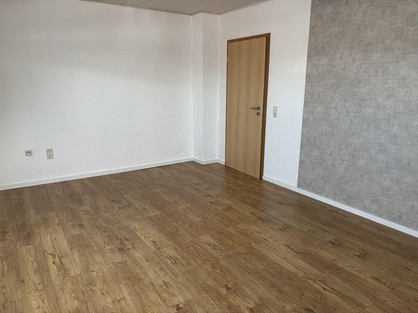 Prenájom bytu 3-izbový 90 m², Peine, Dolné Sasko Prenájom bytu 3-izbový 90 m², Peine, Dolné Sasko