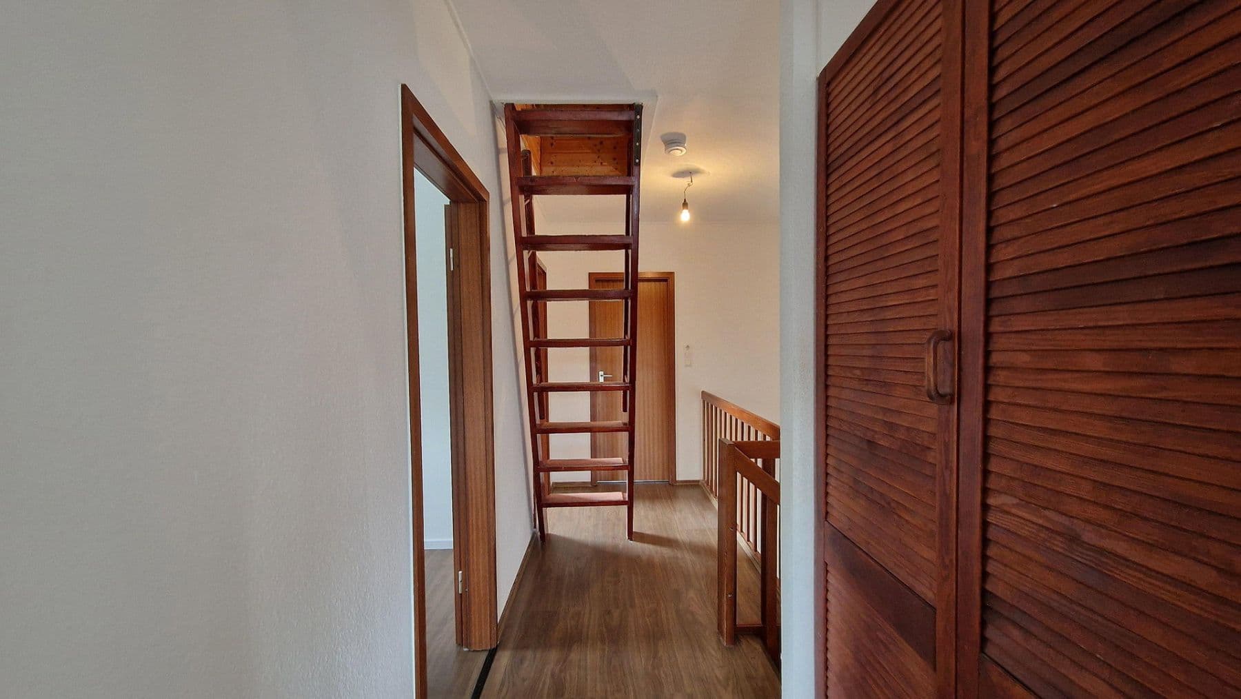 Predaj domu 120 m², pozemok 340 m², Berlin, Berlín Predaj domu 120 m², pozemok 340 m², Berlin, Berlín
