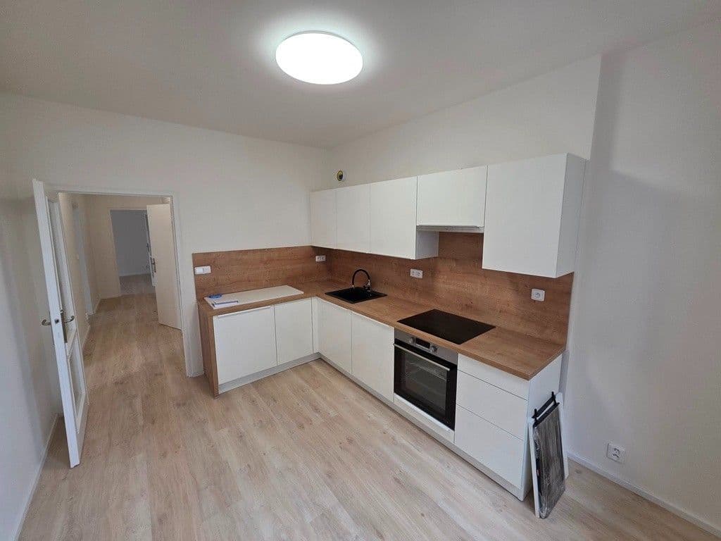 Predaj bytu 3-izbový 68 m², Sečská, Praha, Praha Predaj bytu 3-izbový 68 m², Sečská, Praha, Praha