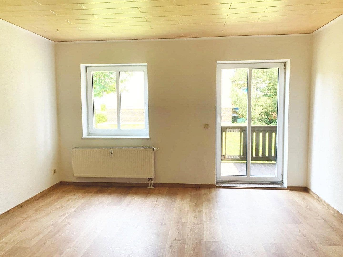 Prenájom bytu 3-izbový 62 m², Weststraße 9, Gersdorf, Sasko Prenájom bytu 3-izbový 62 m², Weststraße 9, Gersdorf, Sasko