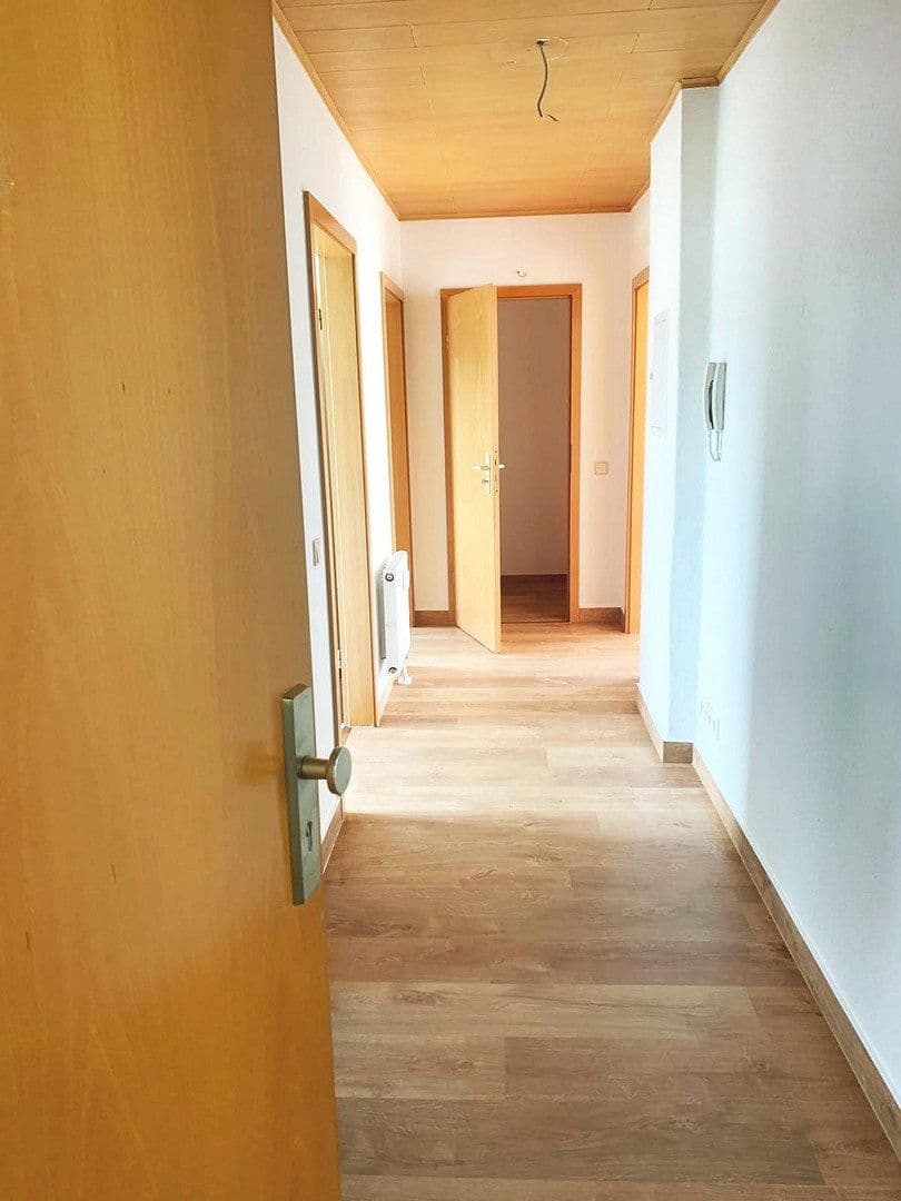 Prenájom bytu 3-izbový 62 m², Weststraße 9, Gersdorf, Sasko Prenájom bytu 3-izbový 62 m², Weststraße 9, Gersdorf, Sasko