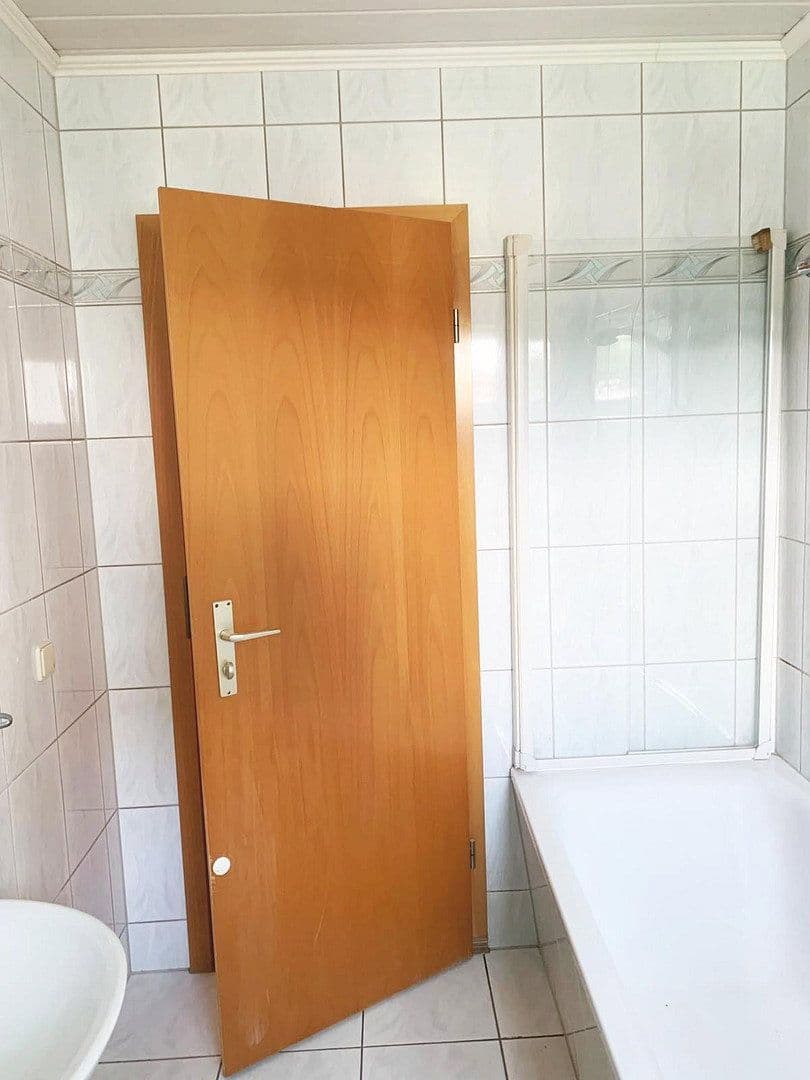 Prenájom bytu 3-izbový 62 m², Weststraße 9, Gersdorf, Sasko Prenájom bytu 3-izbový 62 m², Weststraße 9, Gersdorf, Sasko