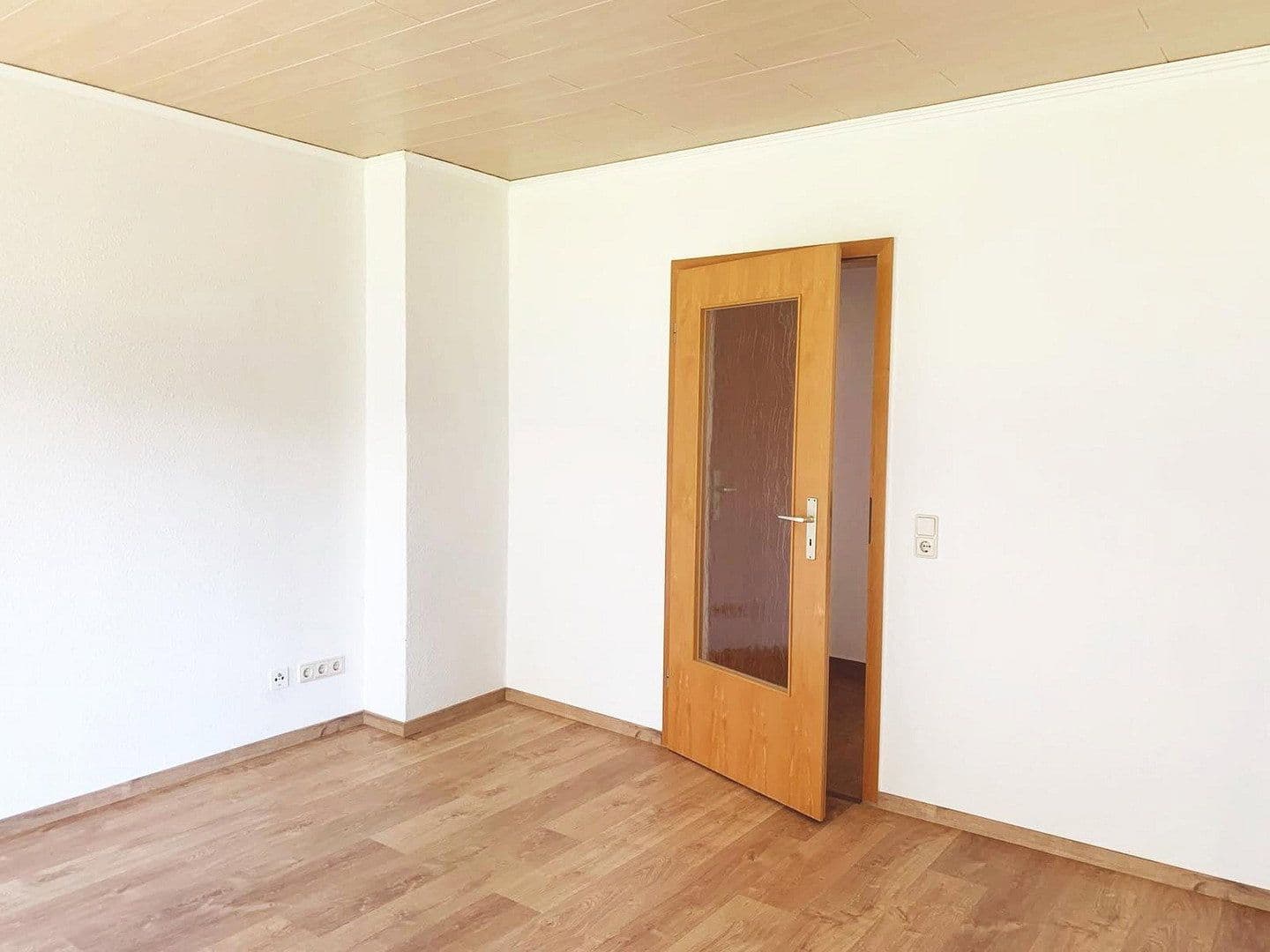 Prenájom bytu 3-izbový 62 m², Weststraße 9, Gersdorf, Sasko Prenájom bytu 3-izbový 62 m², Weststraße 9, Gersdorf, Sasko