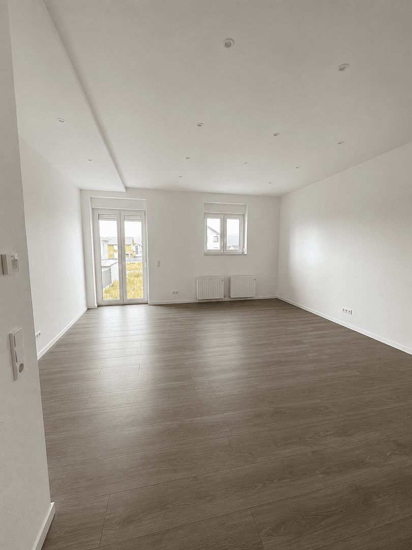 Prenájom bytu 4-izbový 110 m², Hambrücken, Bádensko-Wurttembersko Prenájom bytu 4-izbový 110 m², Hambrücken, Bádensko-Wurttembersko