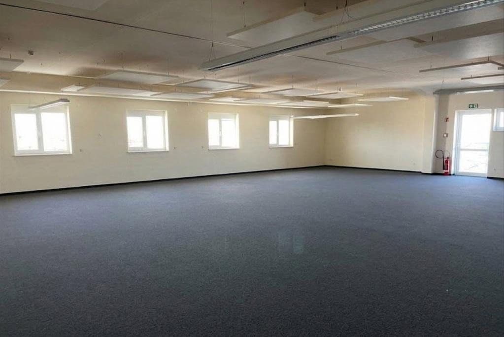 Prenájom nebytového priestoru 9.278 m², Im Mittelfeld 16, Krostitz, Sasko Prenájom nebytového priestoru 9.278 m², Im Mittelfeld 16, Krostitz, Sasko