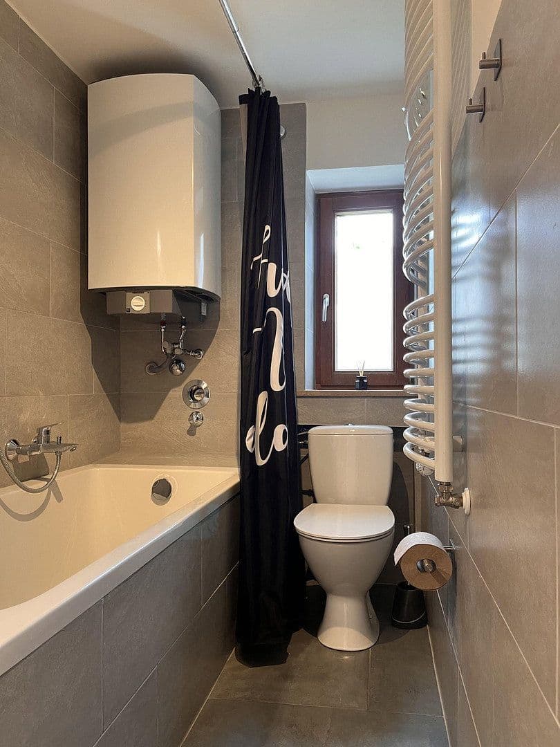 Prenájom bytu 2-izbový 50 m², München, Bavorsko Prenájom bytu 2-izbový 50 m², München, Bavorsko