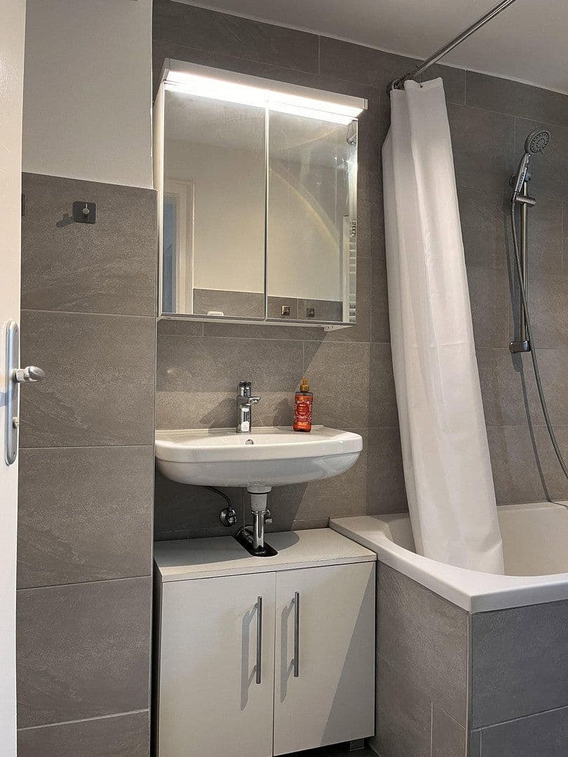 Prenájom bytu 2-izbový 50 m², München, Bavorsko Prenájom bytu 2-izbový 50 m², München, Bavorsko