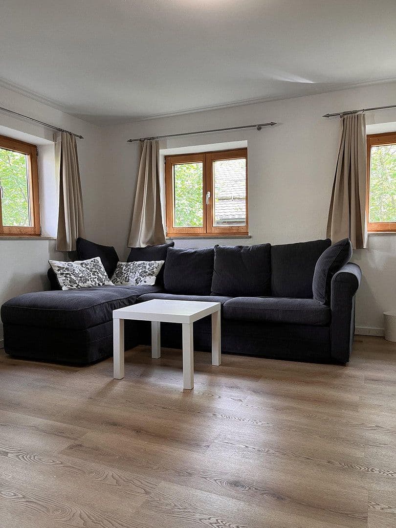 Prenájom bytu 2-izbový 50 m², München, Bavorsko Prenájom bytu 2-izbový 50 m², München, Bavorsko