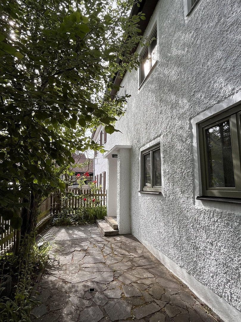 Prenájom bytu 2-izbový 50 m², München, Bavorsko Prenájom bytu 2-izbový 50 m², München, Bavorsko