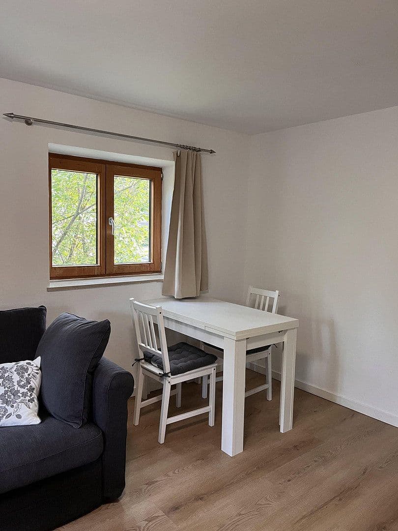 Prenájom bytu 2-izbový 50 m², München, Bavorsko Prenájom bytu 2-izbový 50 m², München, Bavorsko
