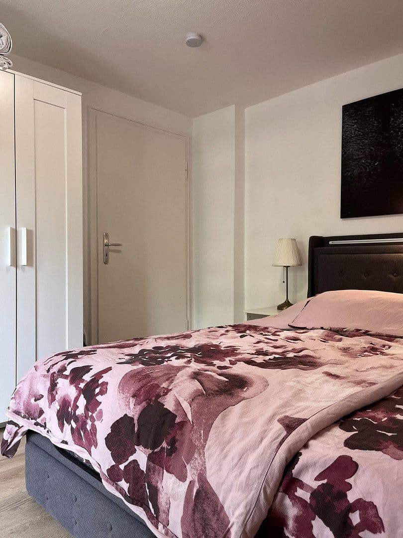 Prenájom bytu 2-izbový 50 m², München, Bavorsko Prenájom bytu 2-izbový 50 m², München, Bavorsko