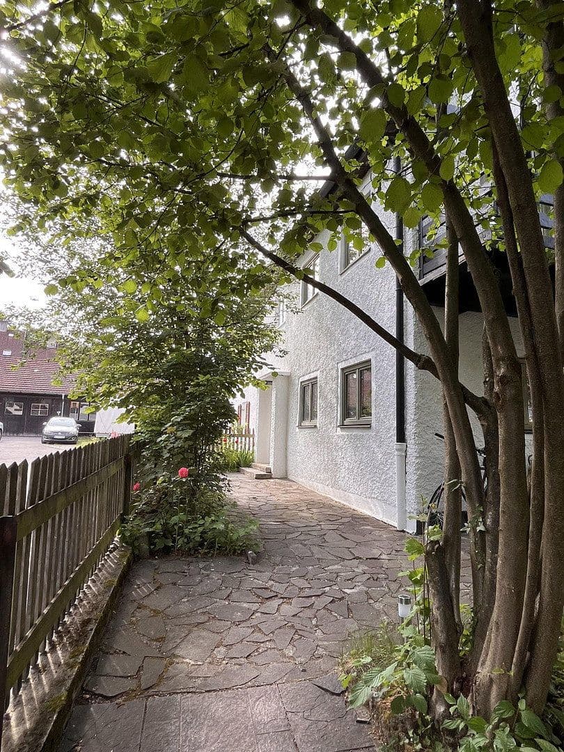 Prenájom bytu 2-izbový 50 m², München, Bavorsko Prenájom bytu 2-izbový 50 m², München, Bavorsko