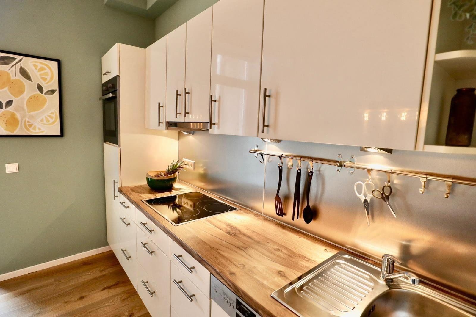Prenájom bytu 4-izbový 14 m², Gumbertstr 97, Düsseldorf, Severné Porýnie - Westfálsko Prenájom bytu 4-izbový 14 m², Gumbertstr 97, Düsseldorf, Severné Porýnie - Westfálsko