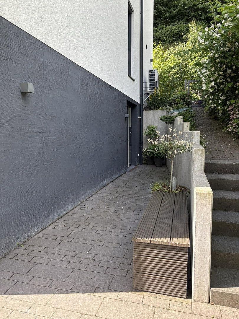 Predaj domu 197 m², pozemok 241 m², Brohl-Lützing, Porýnie-Falcko Predaj domu 197 m², pozemok 241 m², Brohl-Lützing, Porýnie-Falcko