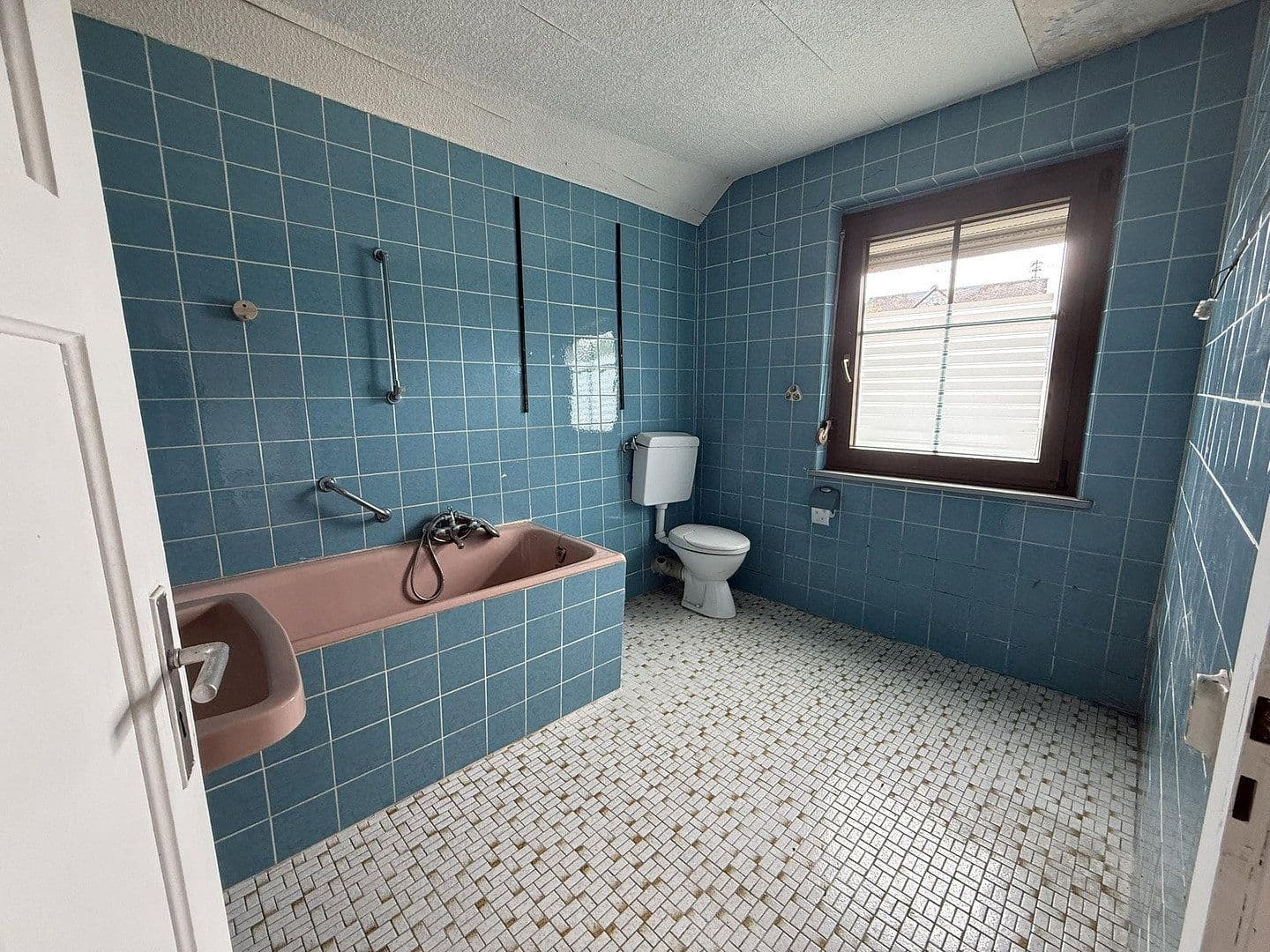 Predaj domu 95 m², pozemok 1.024 m², Morbach, Porýnie-Falcko Predaj domu 95 m², pozemok 1.024 m², Morbach, Porýnie-Falcko