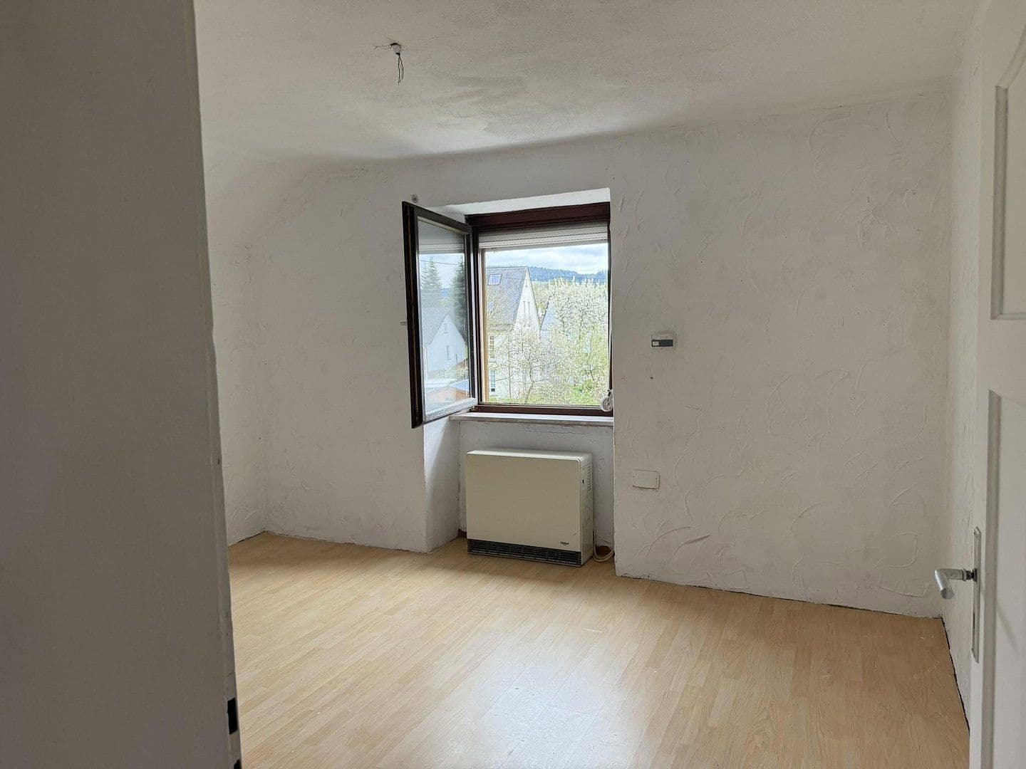 Predaj domu 95 m², pozemok 1.024 m², Morbach, Porýnie-Falcko Predaj domu 95 m², pozemok 1.024 m², Morbach, Porýnie-Falcko